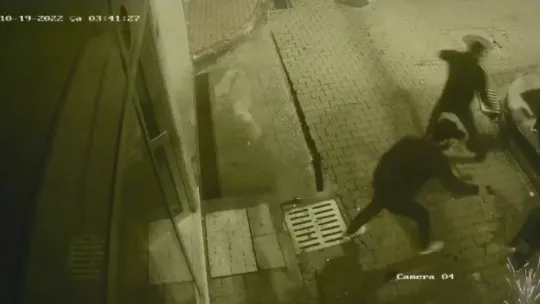 Sokak ortasındaki dehşet saniye saniye kamerada