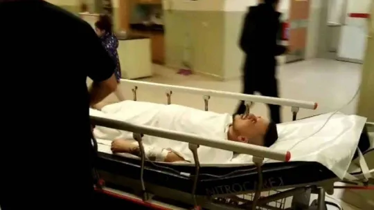 Sokakta yürürken silahlı saldırıda yaralandı