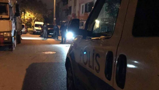 Sokaktaki kavga kanlı bitti: 1 kişi silahla yaralandı