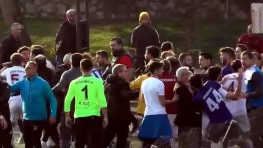 Son düdük çaldı, yeşil saha boks ringine döndü