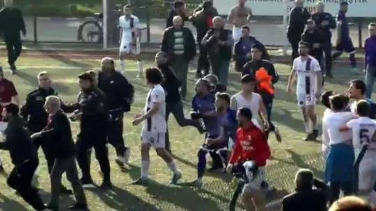 Son düdük çaldı, yeşil saha boks ringine döndü