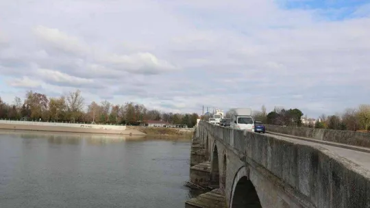 Son yılların en kurak dönemini yaşayan Edirne'de, yağışlar nehirlere can suyu oldu, debiler arttı
