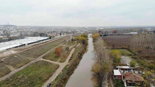Son yılların en kurak dönemini yaşayan Edirne'de, yağışlar nehirlere can suyu oldu, debiler arttı