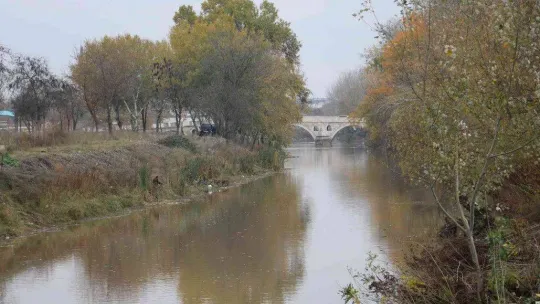 Son yılların en kurak dönemini yaşayan Edirne'de, yağışlar nehirlere can suyu oldu, debiler arttı