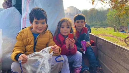 Son Yörükler kendi elleriyle yaptıkları evi yine elleriyle yıkıyor