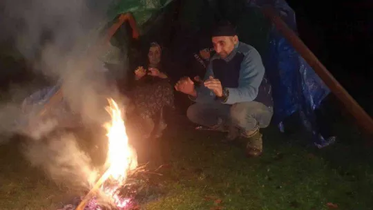 Son Yörükler kendi elleriyle yaptıkları evi yine elleriyle yıkıyor