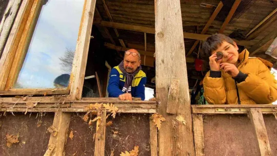 Son Yörükler kendi elleriyle yaptıkları evi yine elleriyle yıkıyor