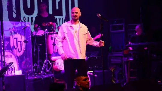 Soner Sarıkabadayı'nın Bursa'da sevenleriyle buluştu