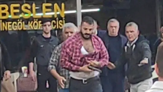 Sopalı, baltalı ve silahlı alacak verecek kavgası kamerada