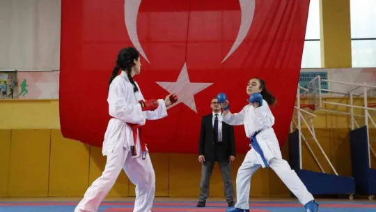 Spor kenti Gaziosmanpaşa'da, bu kez karate rüzgarı esti