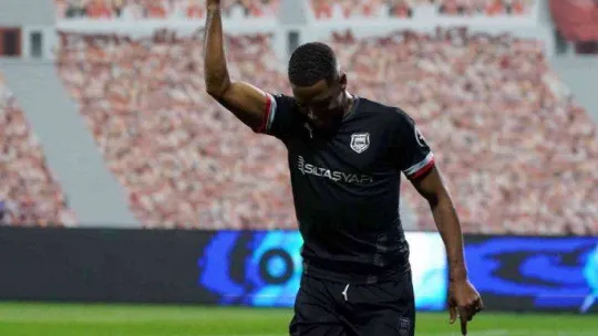 Spor Toto 1. Lig: Pendikspor: 3 - Sakaryaspor: 1