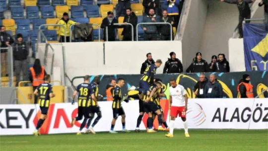 Spor Toto Süper Lig: Ankaragücü: 1 - Ümraniyespor: 1 (İlk yarı)