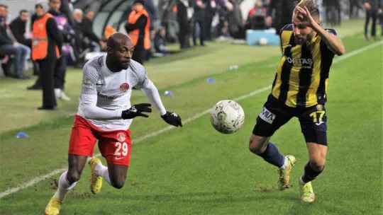 Spor Toto Süper Lig: Ankaragücü: 1 - Ümraniyespor: 1 (İlk yarı)