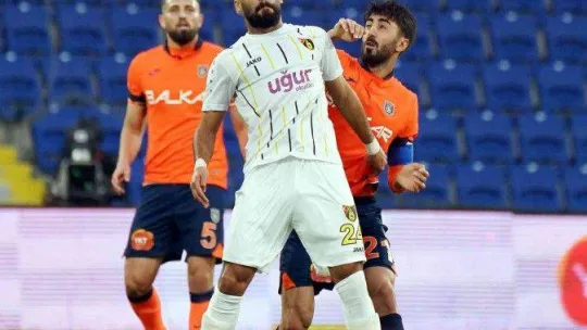 Spor Toto Süper Lig: Başakşehir: 0 - İstanbulspor: 0 (Maç devam ediyor)