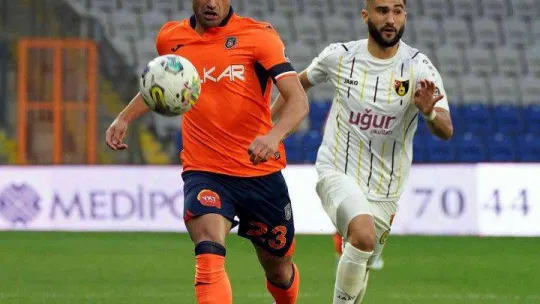 Spor Toto Süper Lig: Başakşehir: 0 - İstanbulspor: 0 (Maç devam ediyor)