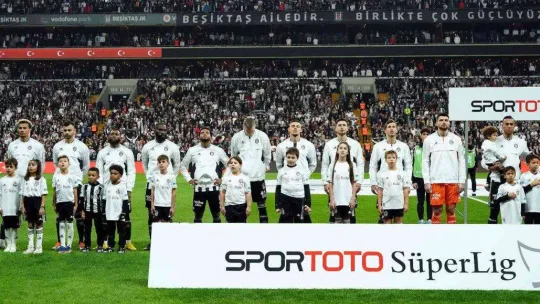 Spor Toto Süper Lig: Beşiktaş: 0 - Trabzonspor: 1 (Maç devam ediyor)