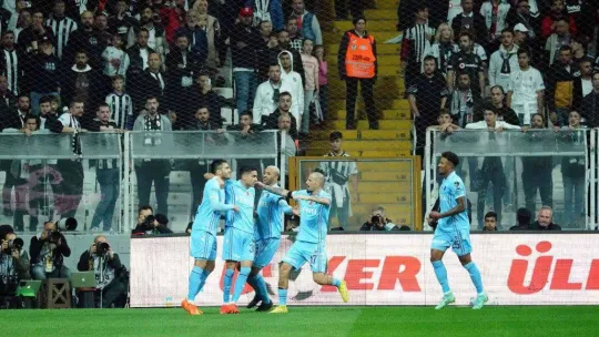 Spor Toto Süper Lig: Beşiktaş: 0 - Trabzonspor: 1 (Maç devam ediyor)