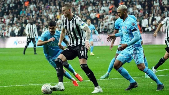 Spor Toto Süper Lig: Beşiktaş: 1 - Trabzonspor: 2 (İlk yarı)