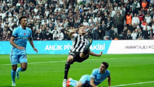 Spor Toto Süper Lig: Beşiktaş: 1 - Trabzonspor: 2 (İlk yarı)