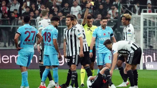 Spor Toto Süper Lig: Beşiktaş: 1 - Trabzonspor: 2 (İlk yarı)