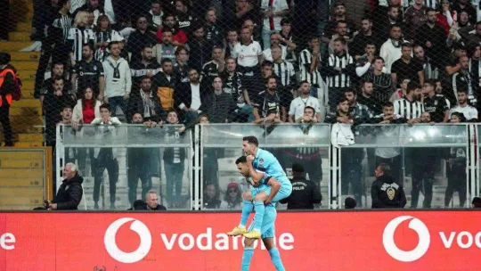 Spor Toto Süper Lig: Beşiktaş: 1 - Trabzonspor: 2 (İlk yarı)