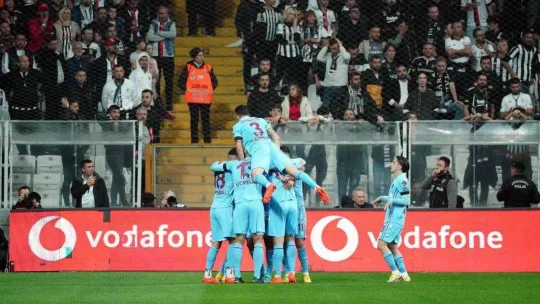 Spor Toto Süper Lig: Beşiktaş: 1 - Trabzonspor: 2 (İlk yarı)