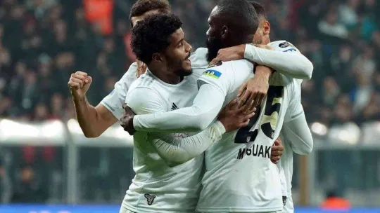 Spor Toto Süper Lig: Beşiktaş: 1 - Adana Demirspor: 0 (Maç devam ediyor)