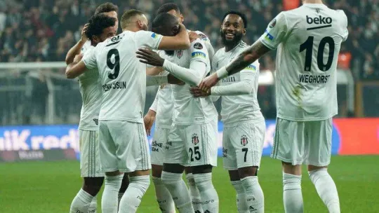 Spor Toto Süper Lig: Beşiktaş: 1 - Adana Demirspor: 0 (Maç devam ediyor)