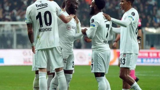 Spor Toto Süper Lig: Beşiktaş: 1 - Adana Demirspor: 0 (Maç devam ediyor)