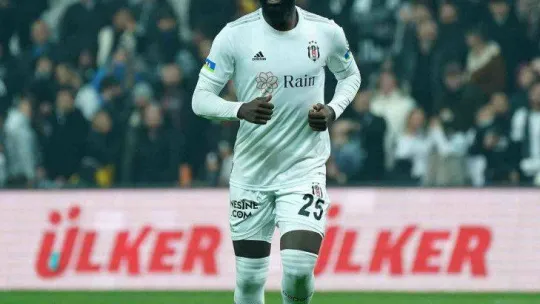 Spor Toto Süper Lig: Beşiktaş: 1 - Adana Demirspor: 0 (İlk yarı)