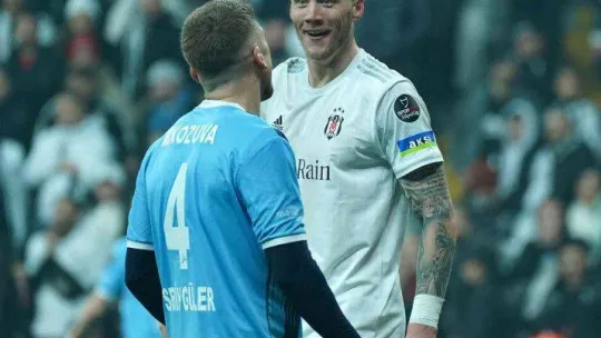 Spor Toto Süper Lig: Beşiktaş: 1 - Adana Demirspor: 0 (İlk yarı)