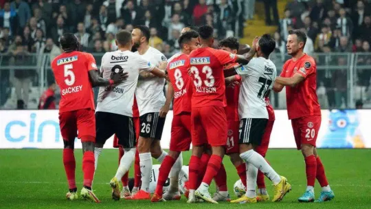 Spor Toto Süper Lig: Beşiktaş: 5 - Ümraniyespor: 2 (Maç sonucu)