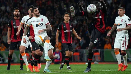 Spor Toto Süper Lig: Fatih Karagümrük: 0 - Galatasaray: 2 (Maç sonucu)