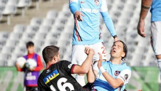 Spor Toto Süper Lig: Fatih Karagümrük: 1 - Gaziantep Futbol Kulübü: 2 (İlk yarı)