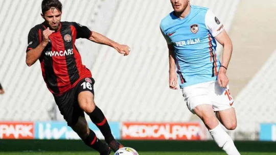 Spor Toto Süper Lig: Fatih Karagümrük: 1 - Gaziantep Futbol Kulübü: 2 (İlk yarı)