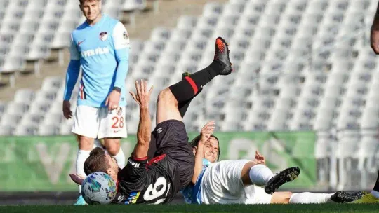 Spor Toto Süper Lig: Fatih Karagümrük: 1 - Gaziantep Futbol Kulübü: 2 (İlk yarı)