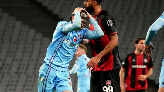 Spor Toto Süper Lig: Fatih Karagümrük: 2 - Trabzonspor: 1 (İlk yarı)