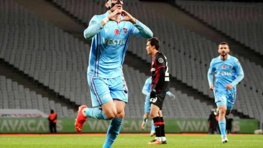 Spor Toto Süper Lig: Fatih Karagümrük: 2 - Trabzonspor: 1 (İlk yarı)