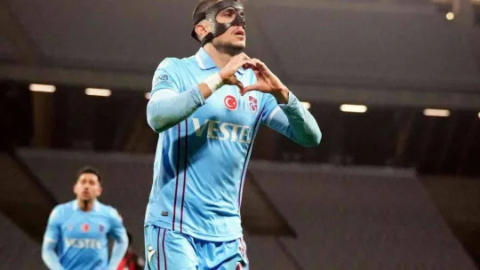 Spor Toto Süper Lig: Fatih Karagümrük: 2 - Trabzonspor: 1 (İlk yarı)