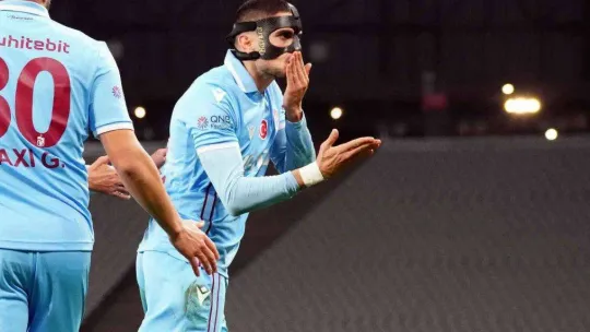 Spor Toto Süper Lig: Fatih Karagümrük: 2 - Trabzonspor: 1 (İlk yarı)