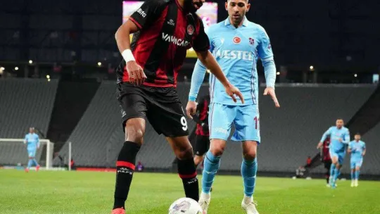 Spor Toto Süper Lig: Fatih Karagümrük: 2 - Trabzonspor: 1 (İlk yarı)
