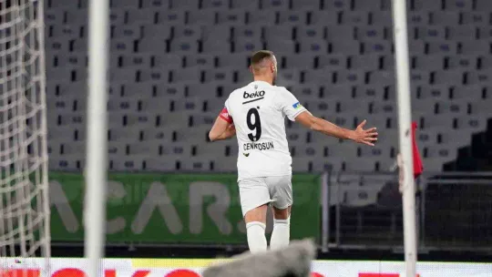 Spor Toto Süper Lig: Fatih Karagümrük: 0 - Beşiktaş: 1 (İlk yarı)