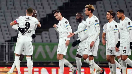 Spor Toto Süper Lig: Fatih Karagümrük: 0 - Beşiktaş: 1 (İlk yarı)