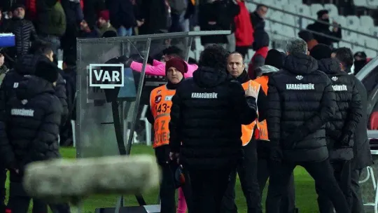 Spor Toto Süper Lig: Fatih Karagümrük: 0 - Beşiktaş: 1 (İlk yarı)