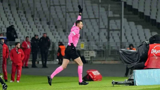 Spor Toto Süper Lig: Fatih Karagümrük: 0 - Beşiktaş: 1 (İlk yarı)