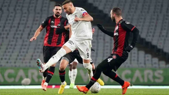 Spor Toto Süper Lig: Fatih Karagümrük: 1 - Beşiktaş: 1 (Maç sonucu)