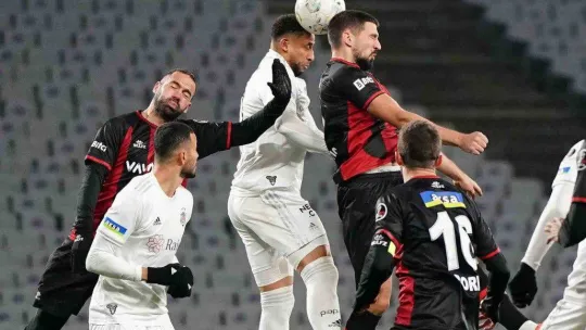 Spor Toto Süper Lig: Fatih Karagümrük: 1 - Beşiktaş: 1 (Maç sonucu)