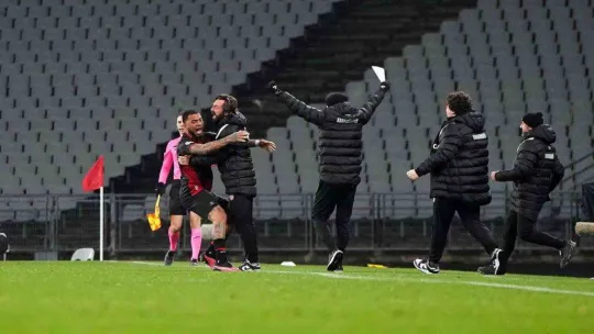 Spor Toto Süper Lig: Fatih Karagümrük: 1 - Beşiktaş: 1 (Maç sonucu)