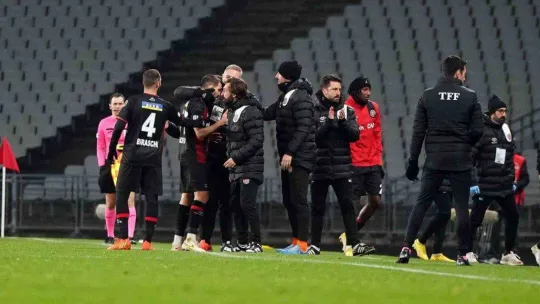 Spor Toto Süper Lig: Fatih Karagümrük: 1 - Beşiktaş: 1 (Maç sonucu)