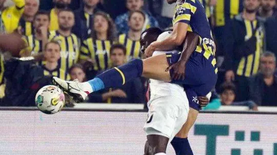 Spor Toto Süper Lig: Fenerbahçe: 2 - Fatih Karagümrük: 2 (İlk yarı)
